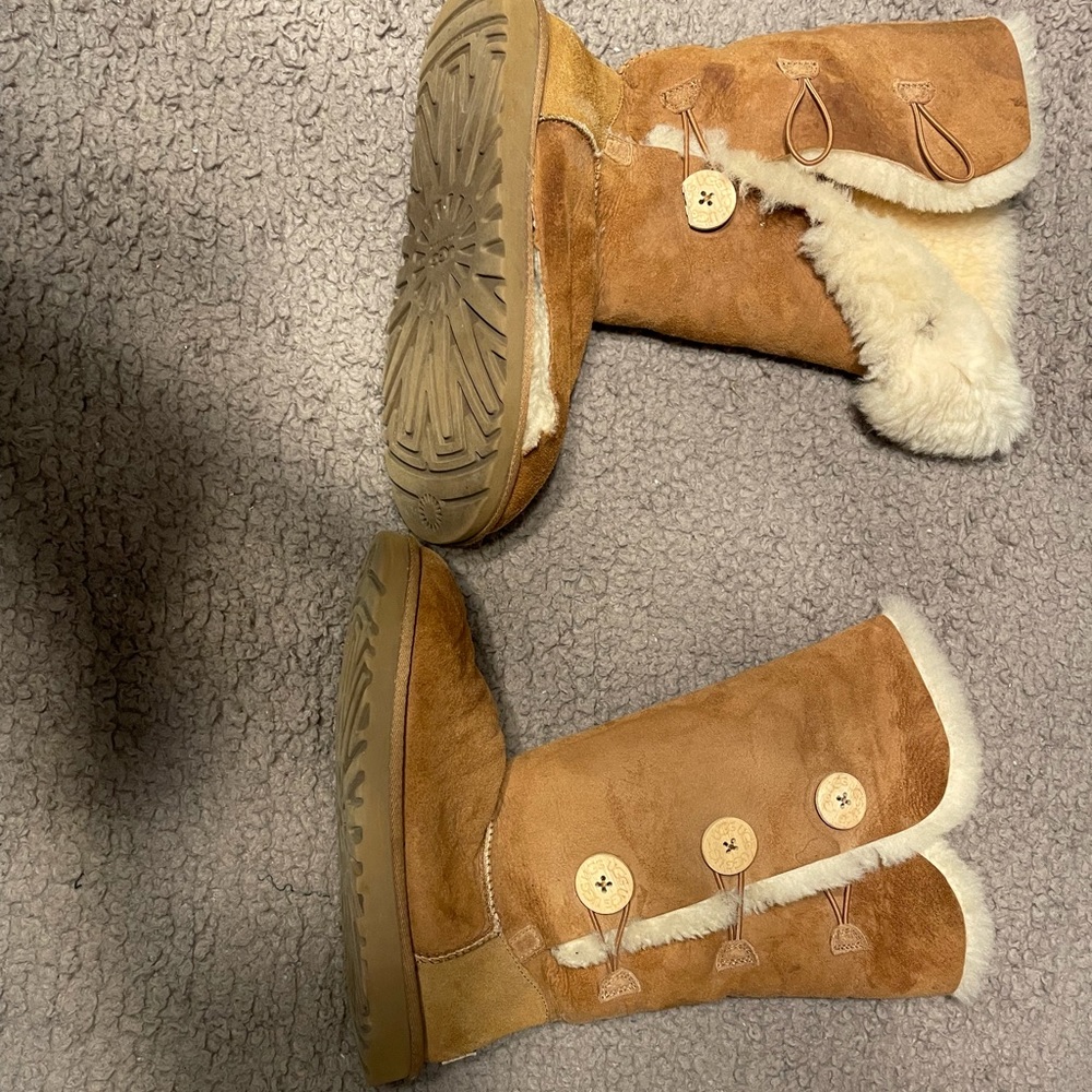 Ugg’s size 8 style 1873 used/broken